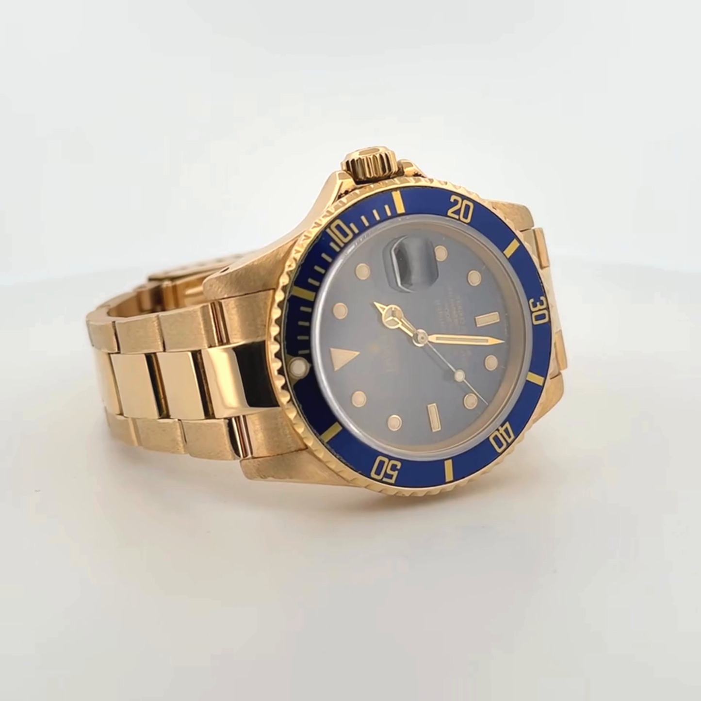 Rolex Submariner 18k Yellow Gold (16808)