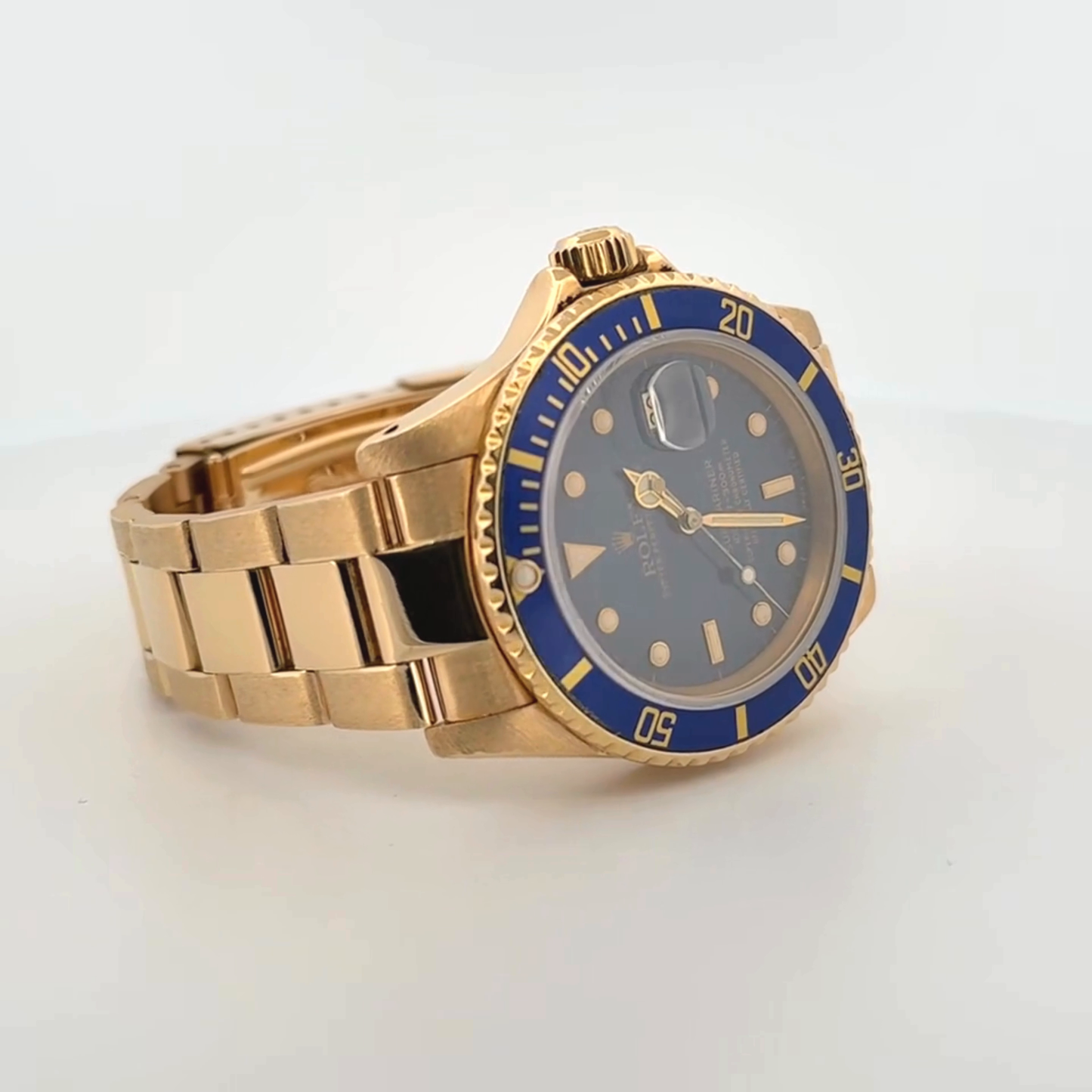 Rolex Submariner 18k Yellow Gold (16808)