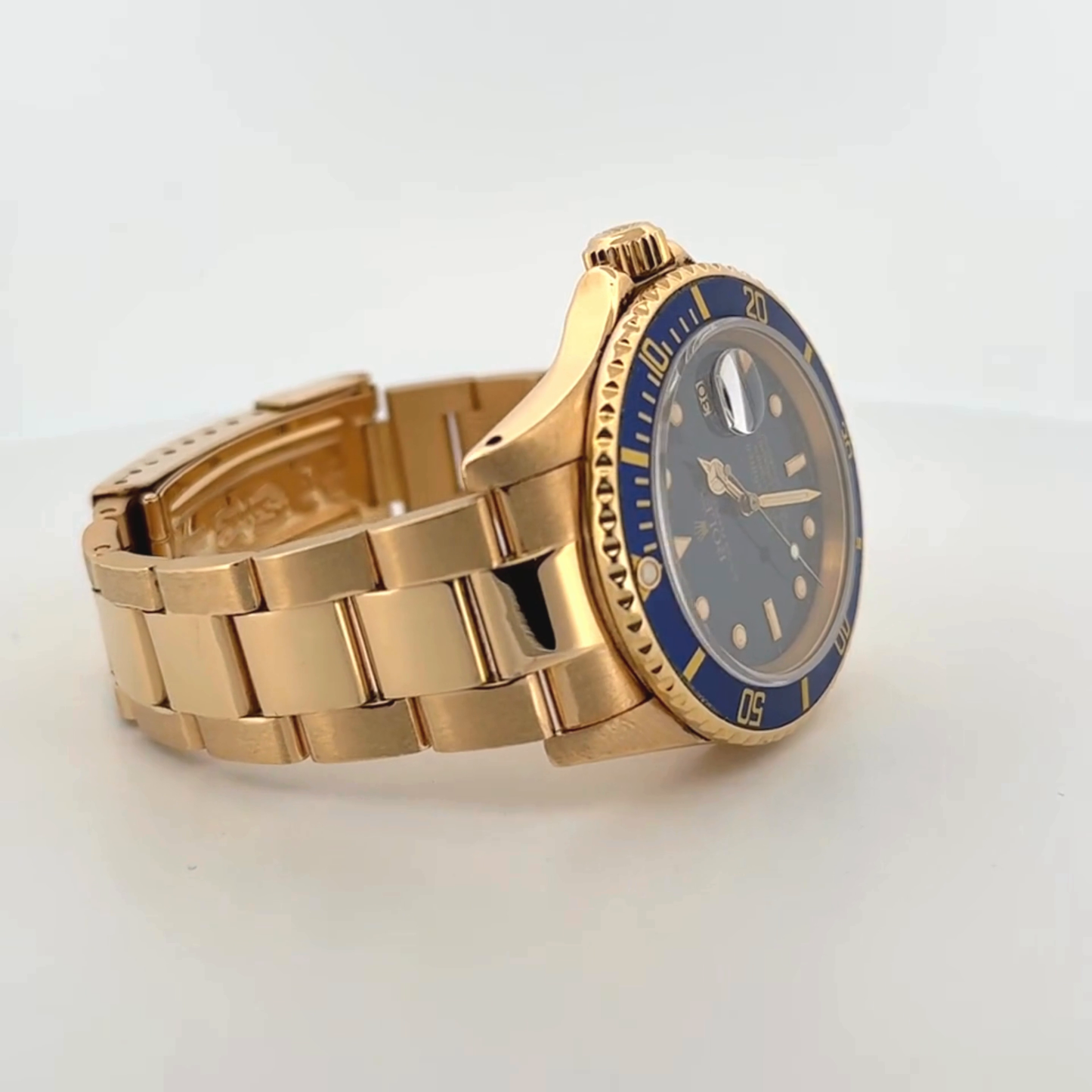 Rolex Submariner 18k Yellow Gold (16808)
