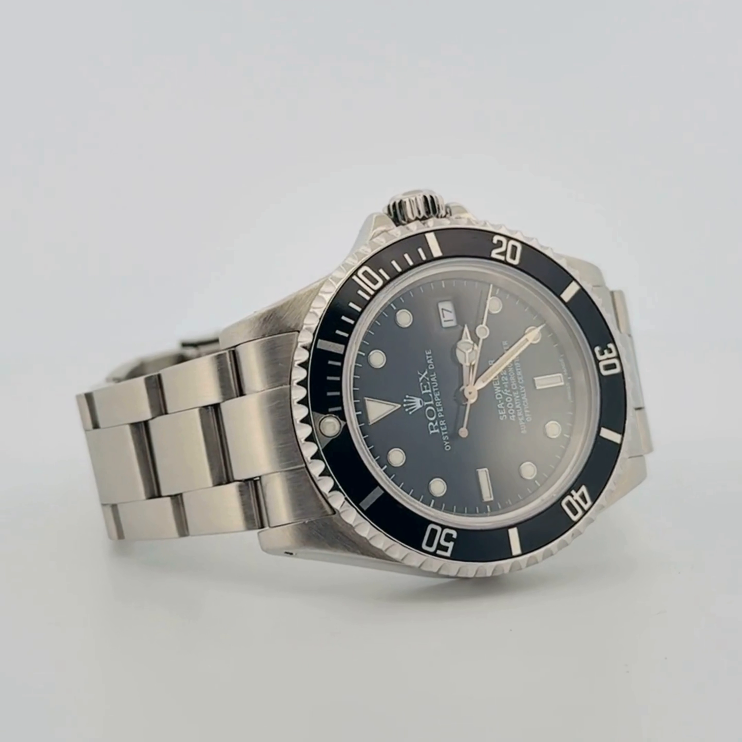 Rolex Sea-Dweller (16600)