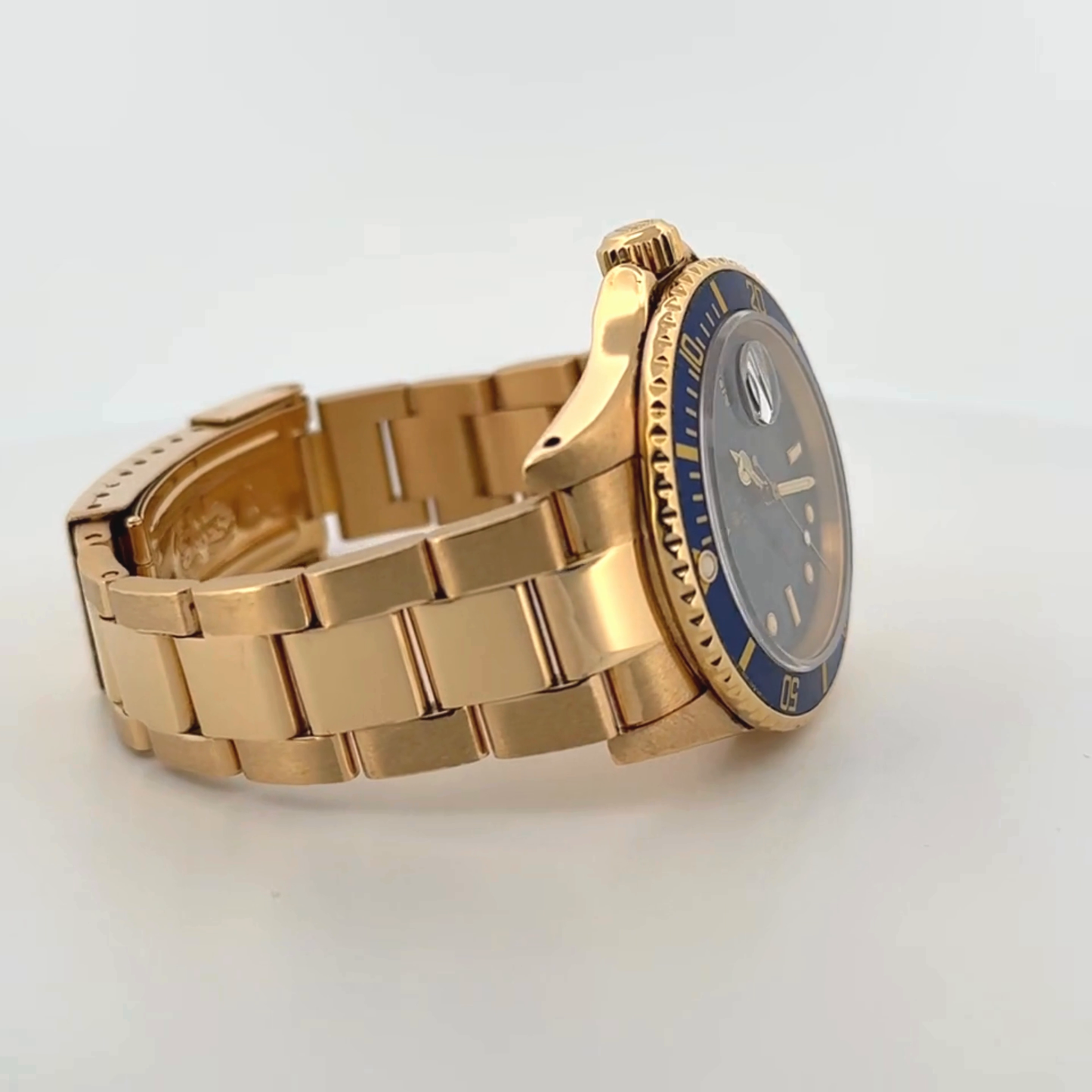 Rolex Submariner 18k Yellow Gold (16808)
