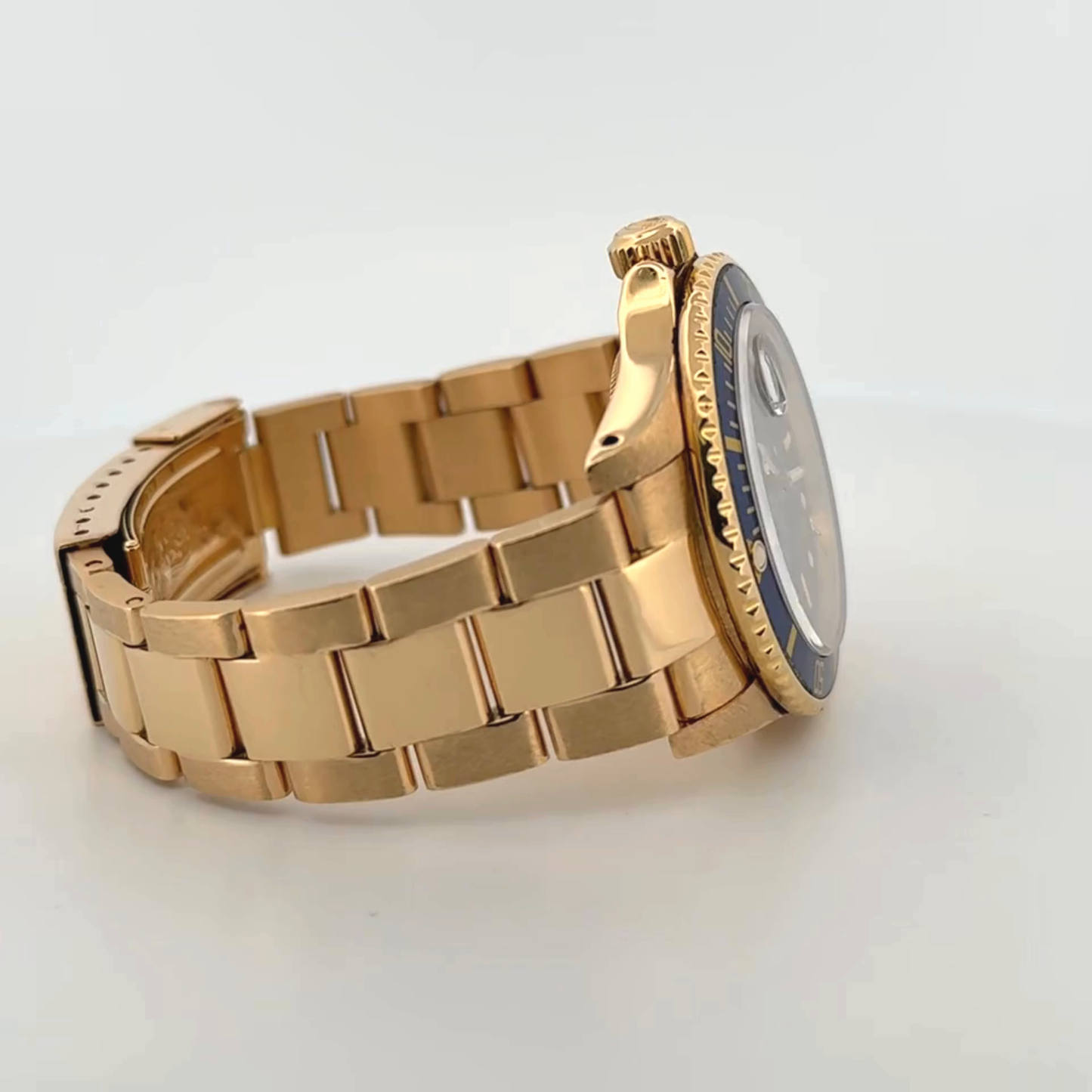 Rolex Submariner 18k Yellow Gold (16808)