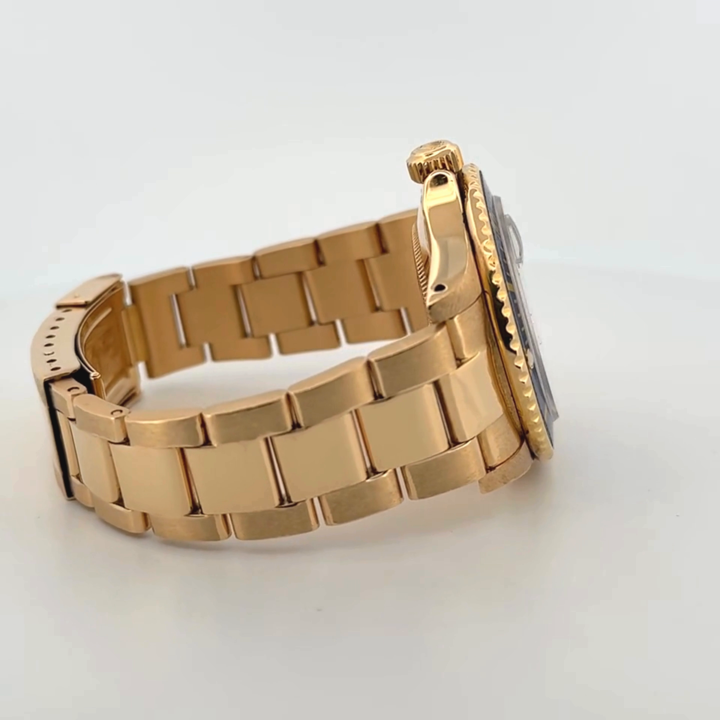 Rolex Submariner 18k Yellow Gold (16808)