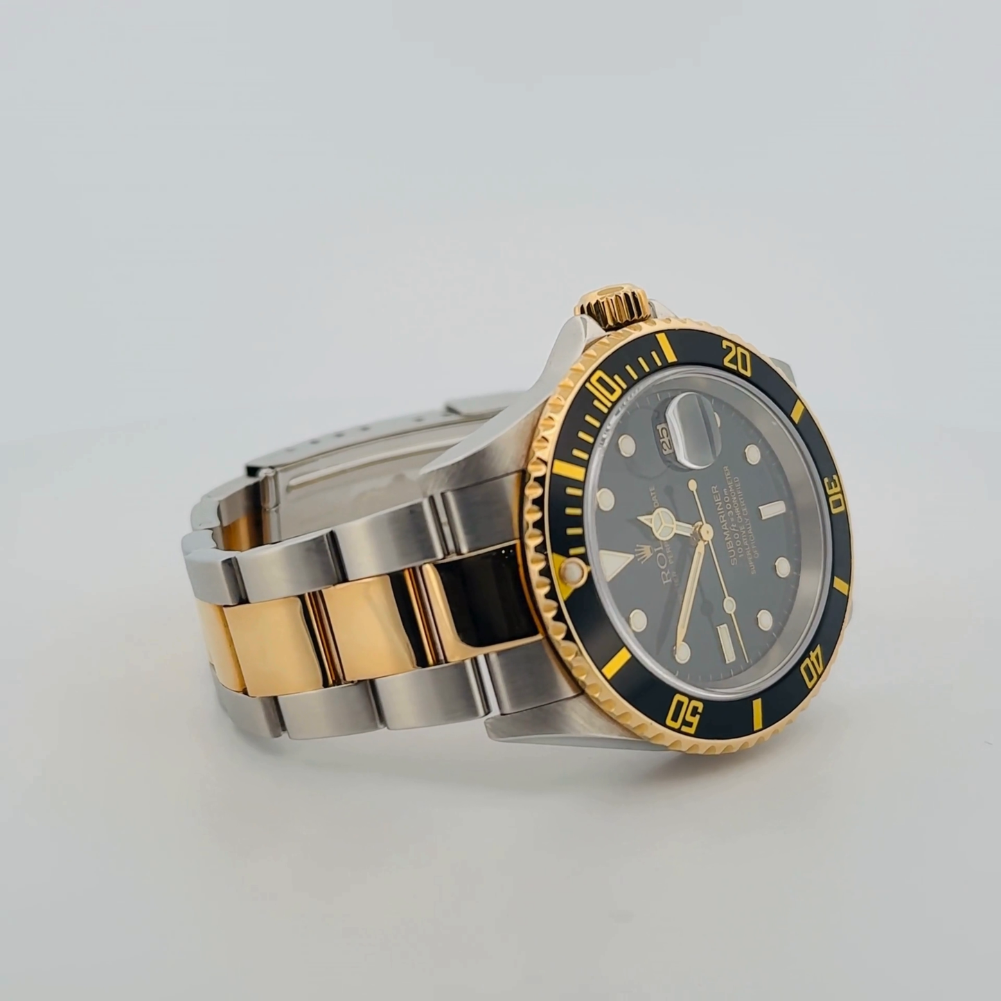 Rolex Submariner Two-Tone (16613T)