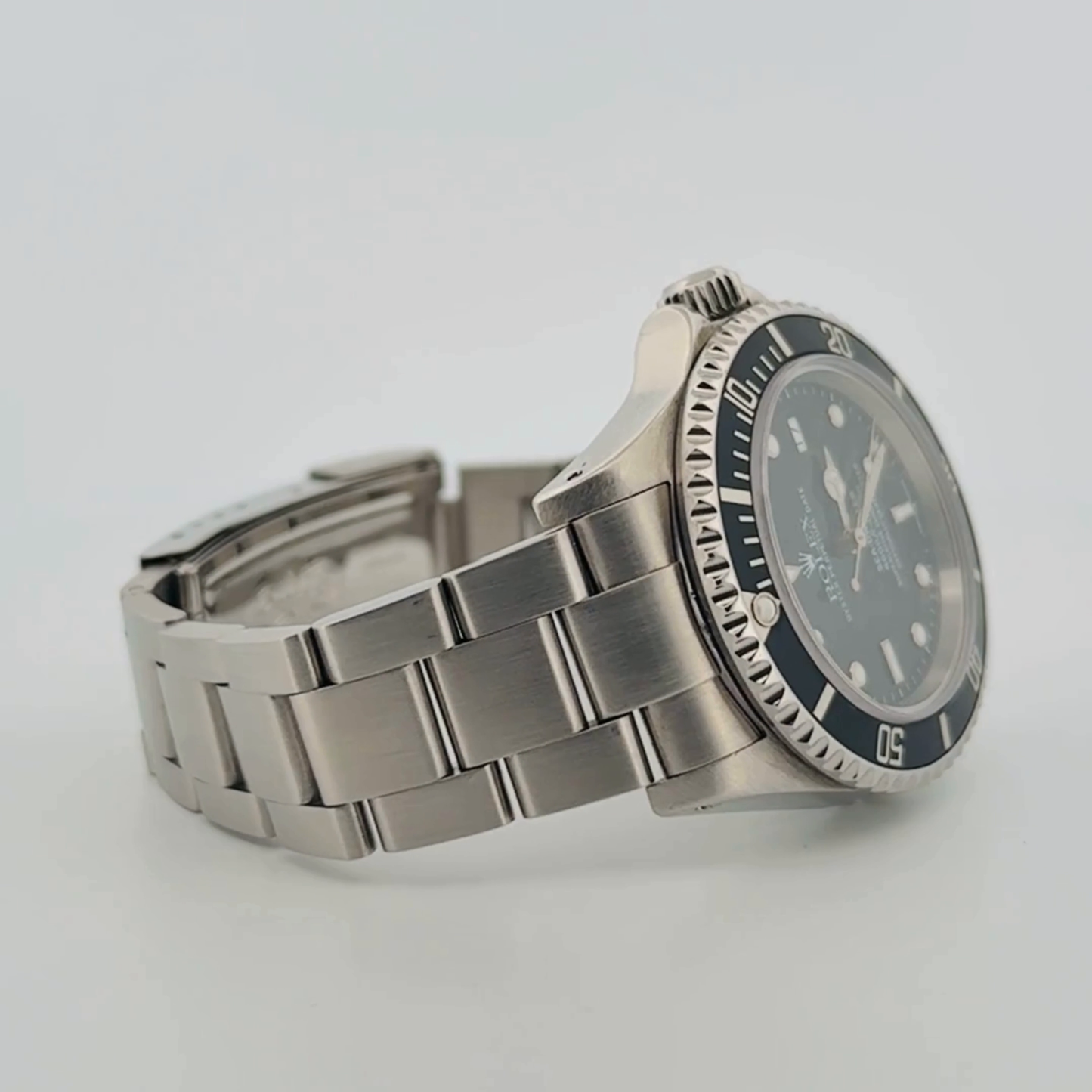 Rolex Sea-Dweller (16600)
