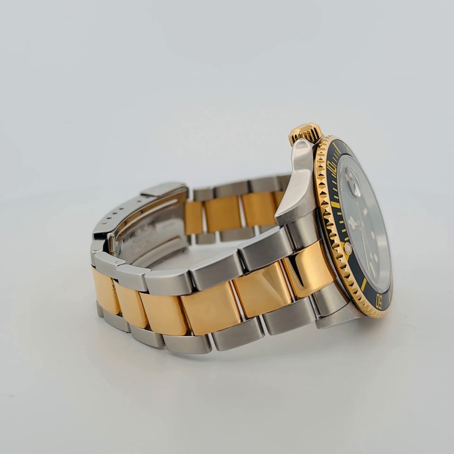 Rolex Submariner Two-Tone (16613T)