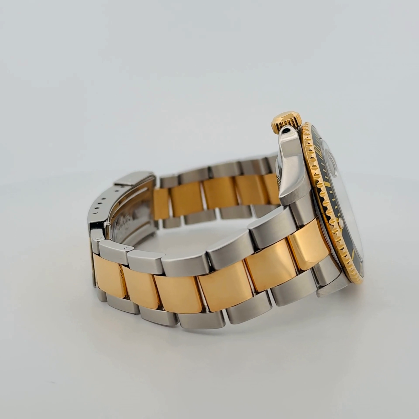 Rolex Submariner Two-Tone (16613T)