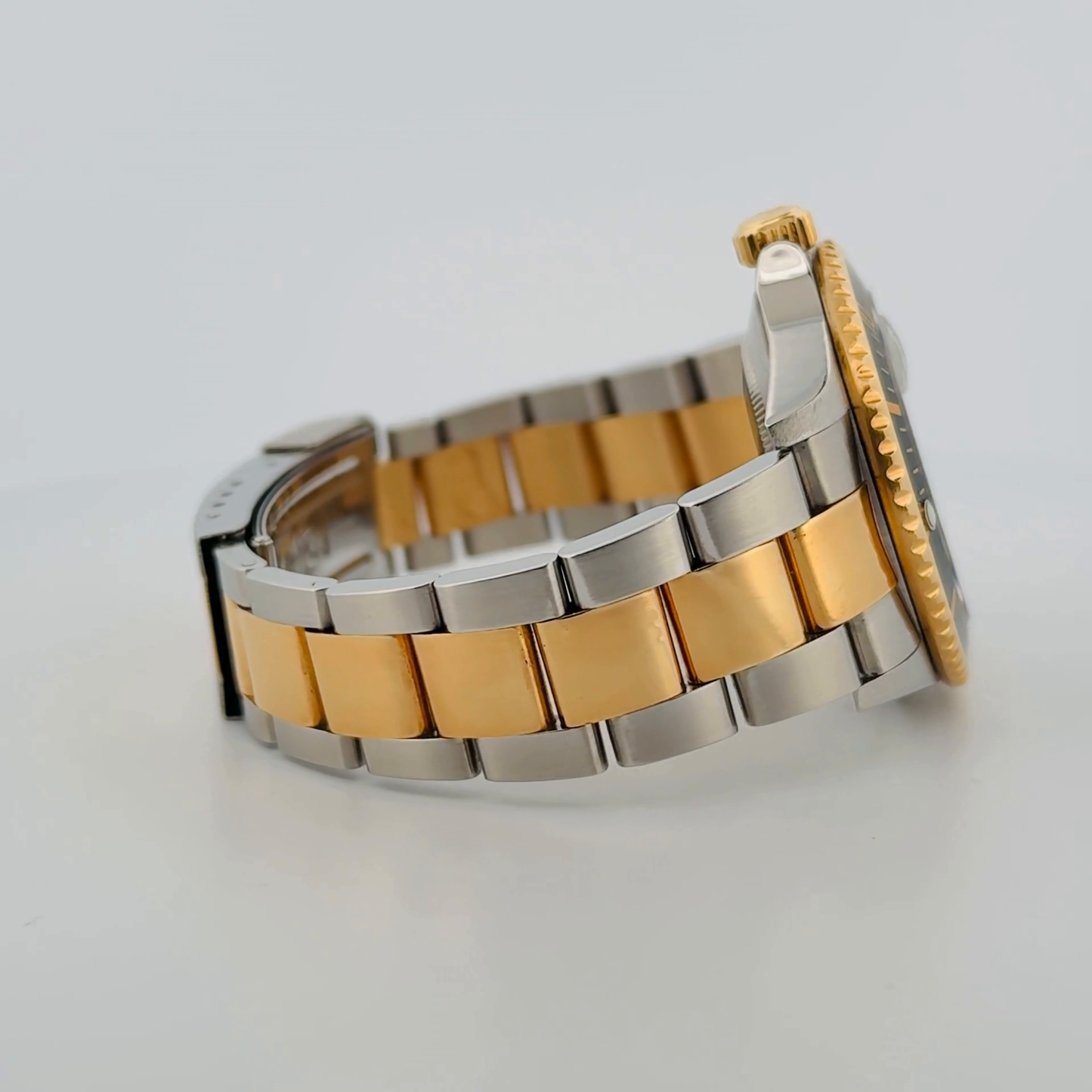 Rolex Submariner Two-Tone (16613T)