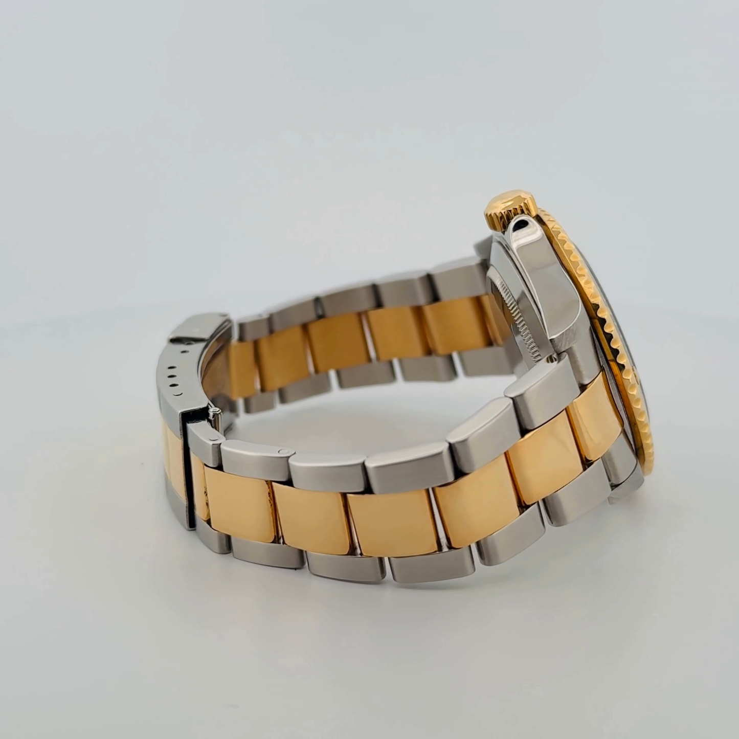 Rolex Submariner Two-Tone (16613T)