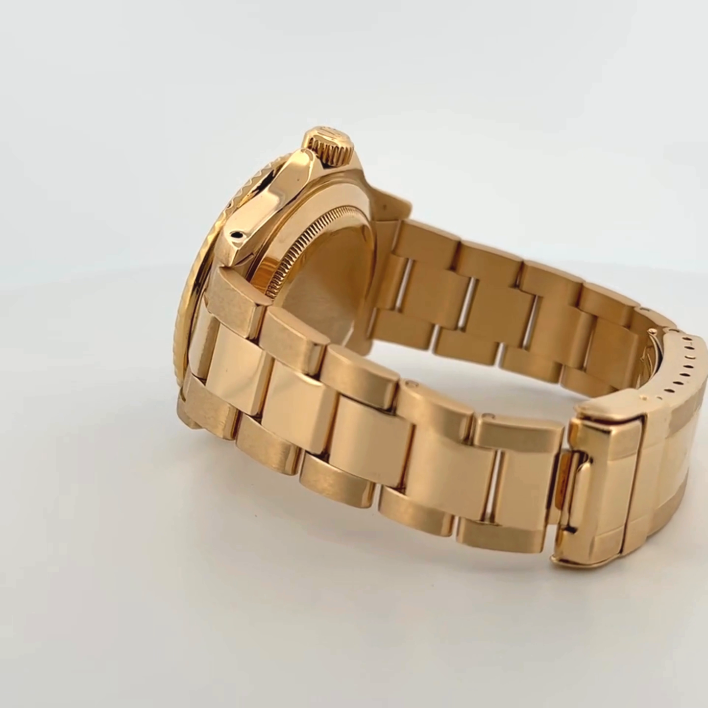 Rolex Submariner 18k Yellow Gold (16808)