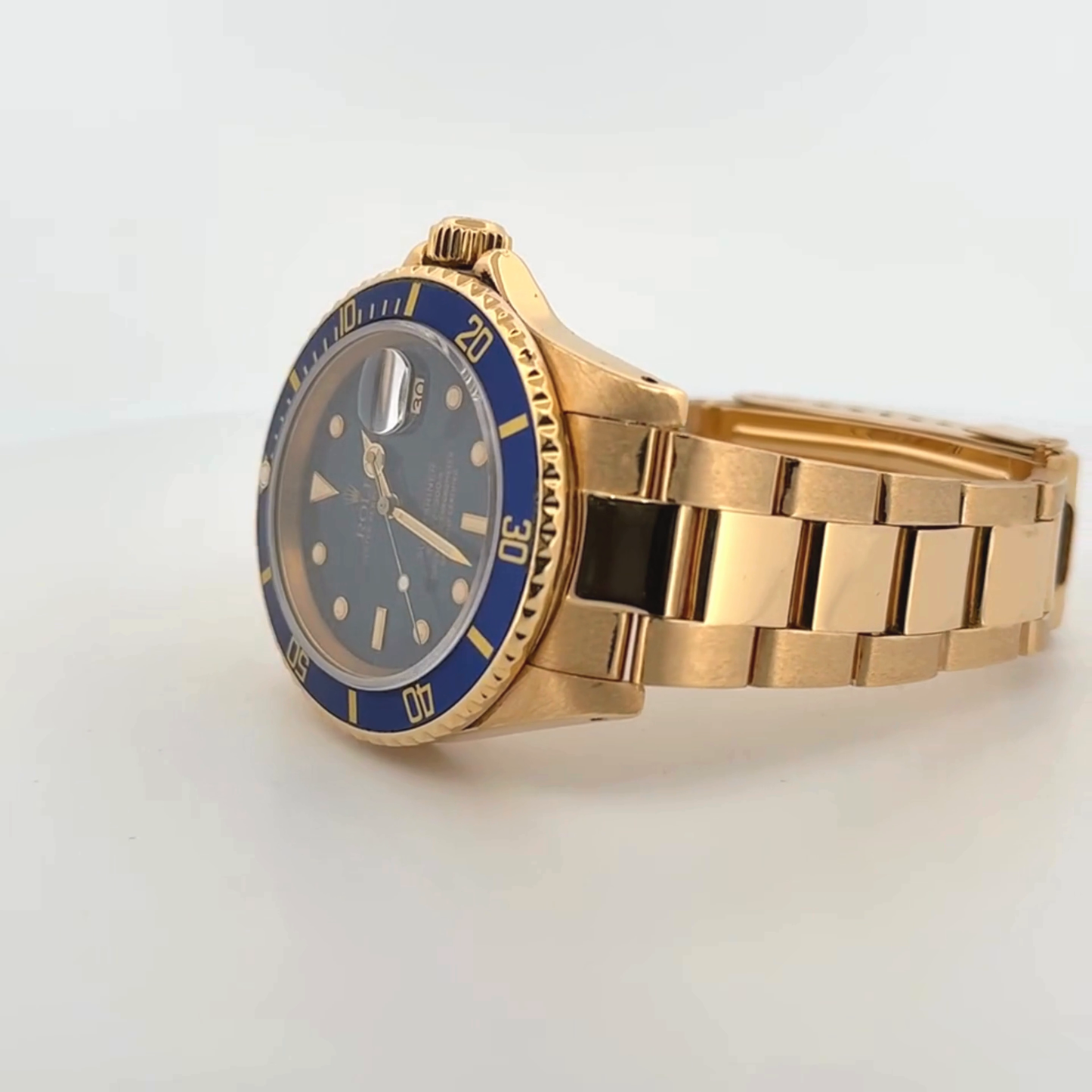 Rolex Submariner 18k Yellow Gold (16808)