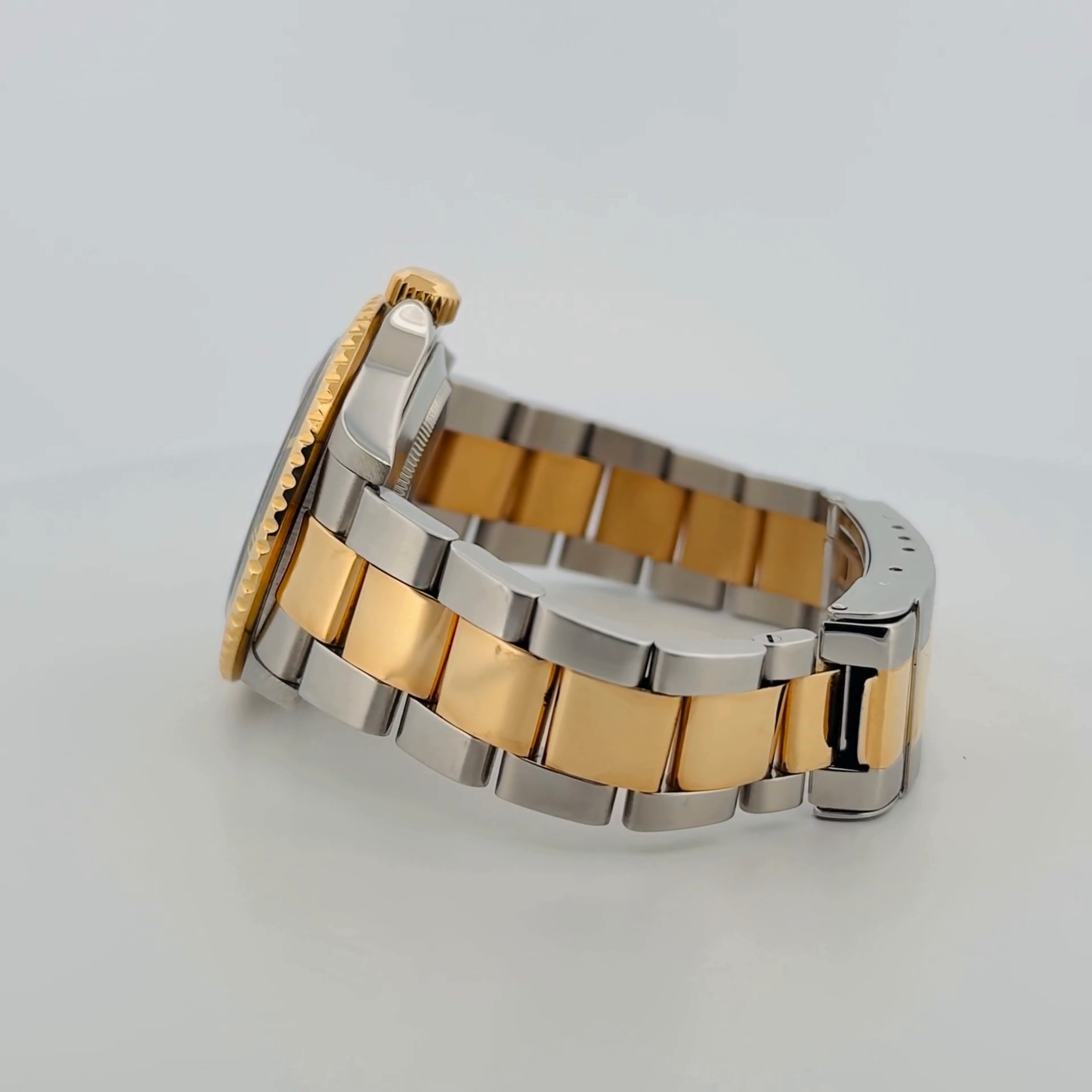 Rolex Submariner Two-Tone (16613T)