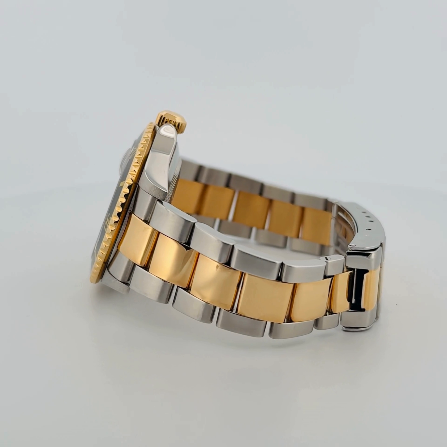 Rolex Submariner Two-Tone (16613T)