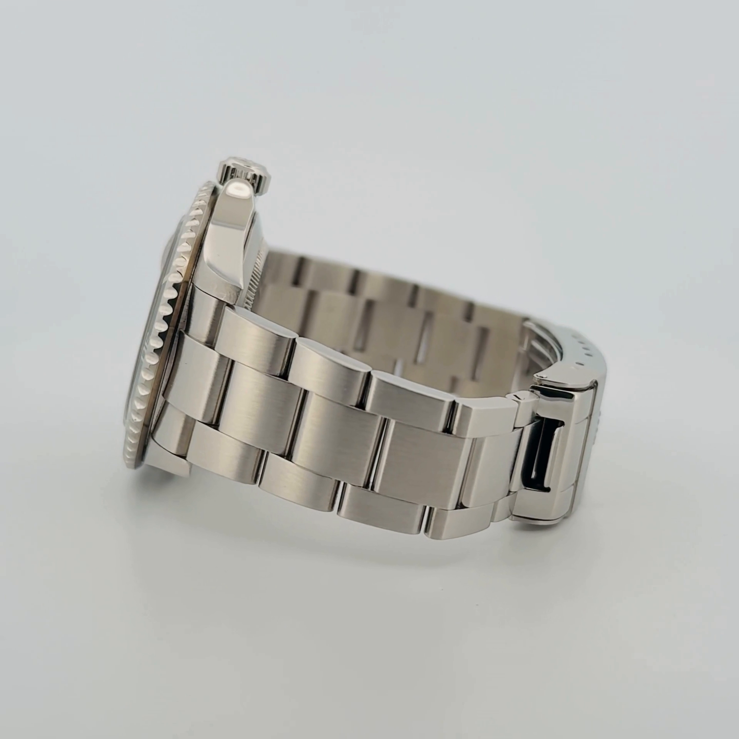 Rolex Submariner (16610T)