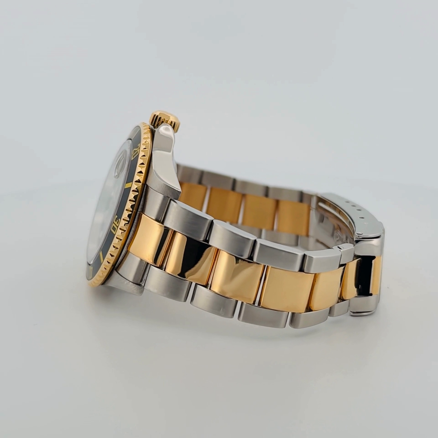 Rolex Submariner Two-Tone (16613T)