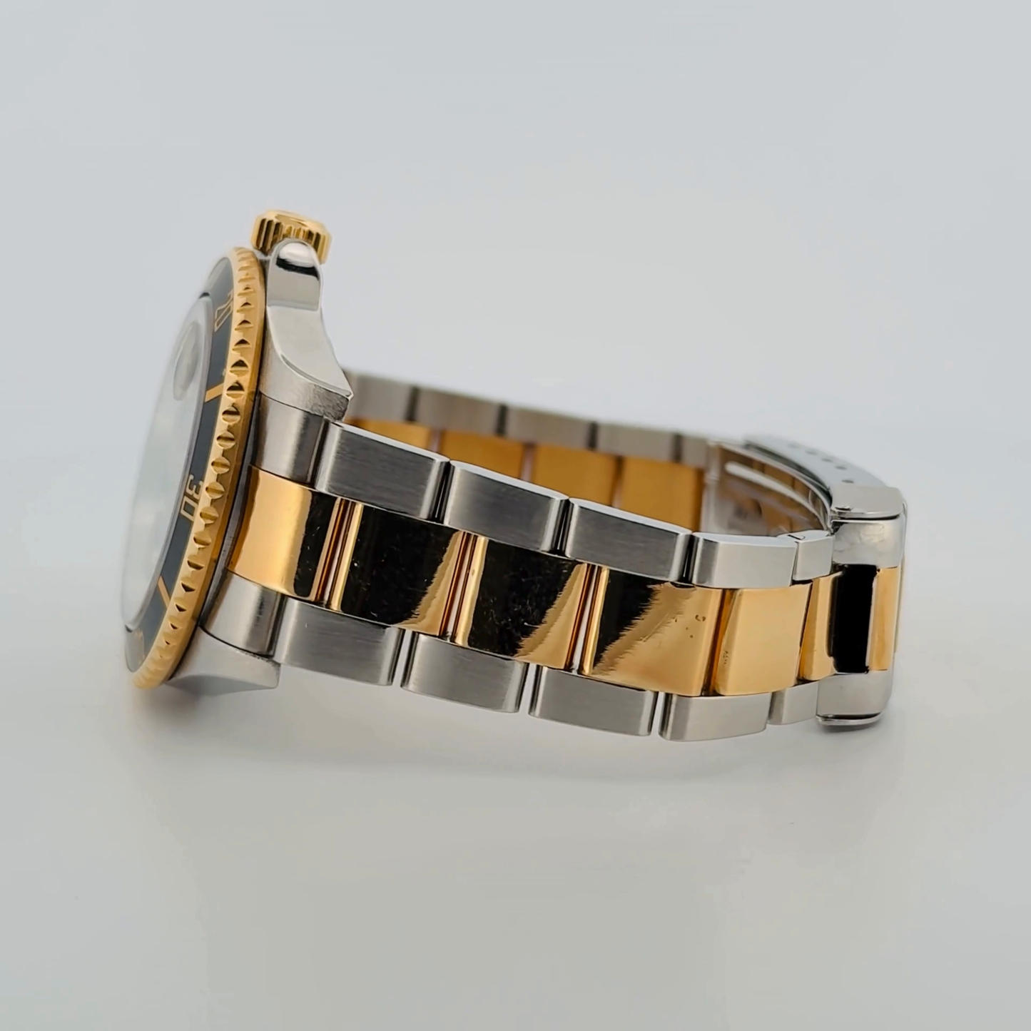 Rolex Submariner Two-Tone (16613T)