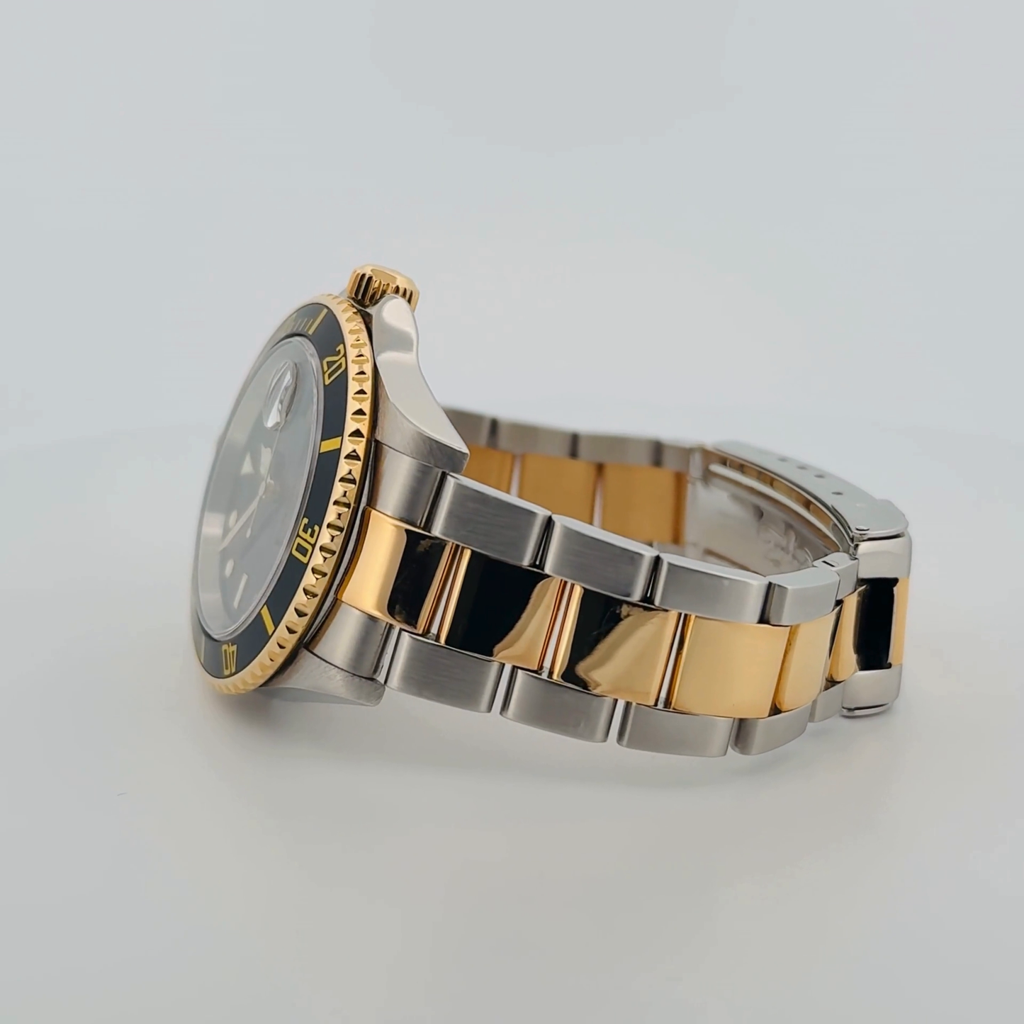 Rolex Submariner Two-Tone (16613T)