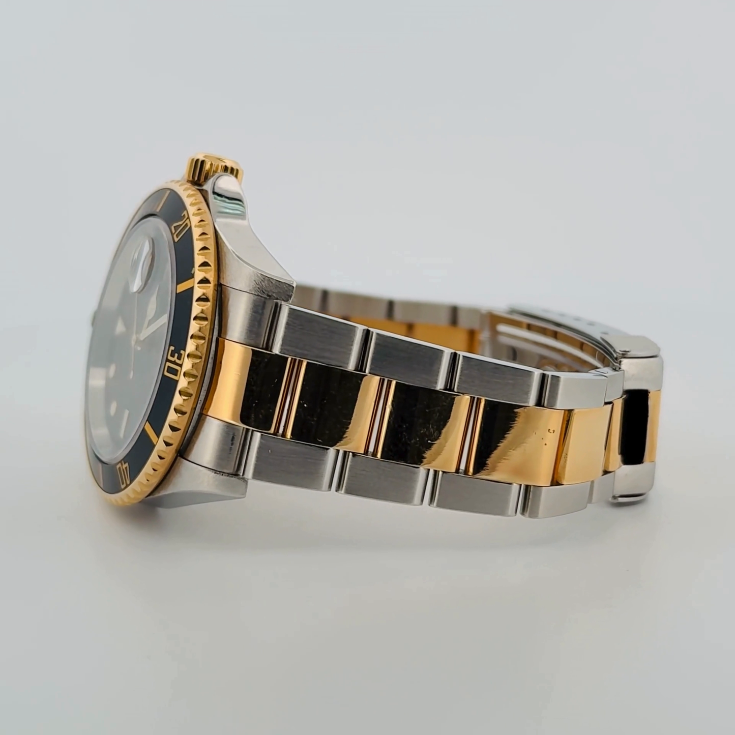 Rolex Submariner Two-Tone (16613T)