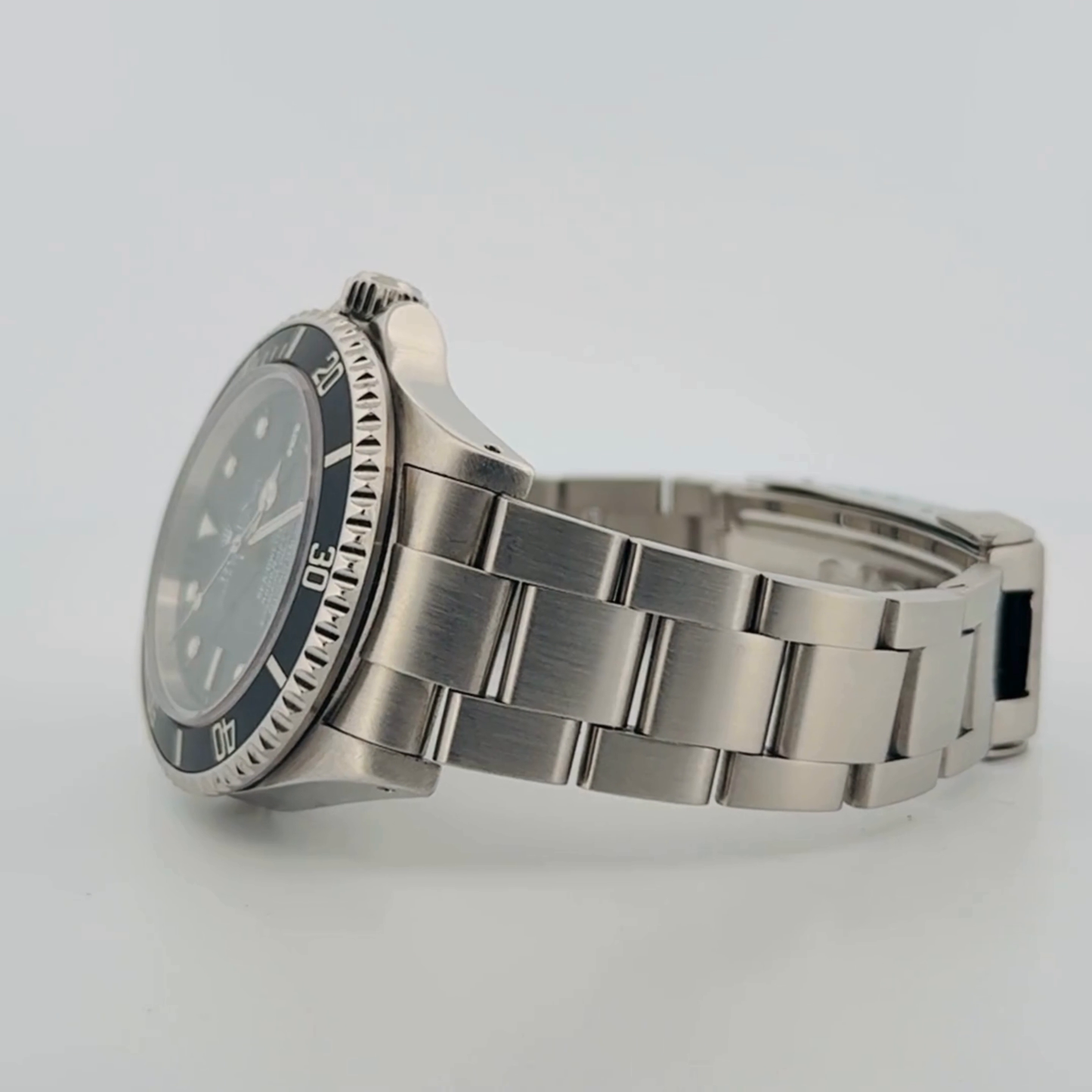 Rolex Sea-Dweller (16600)