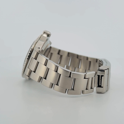 Rolex Submariner (14060m)